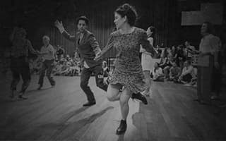 Andrea Roque-Bailarina en el equipo de BlueMove. Lindy Hop y Balboa.