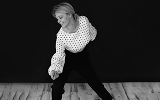 Aprende Blues Principiante en Blue Move. Maud Wernette Imagen de profesora Blues.