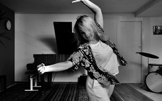 Clases de Solo Travel Groove en Blue Move. Maud Wernette.
